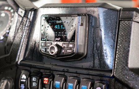 Stinger SPXM1 marine multi-media radio systeem