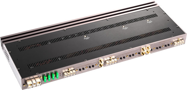 Ground Zero GZUA-6SQ versterker 6 kanaals 1500 watts RMS